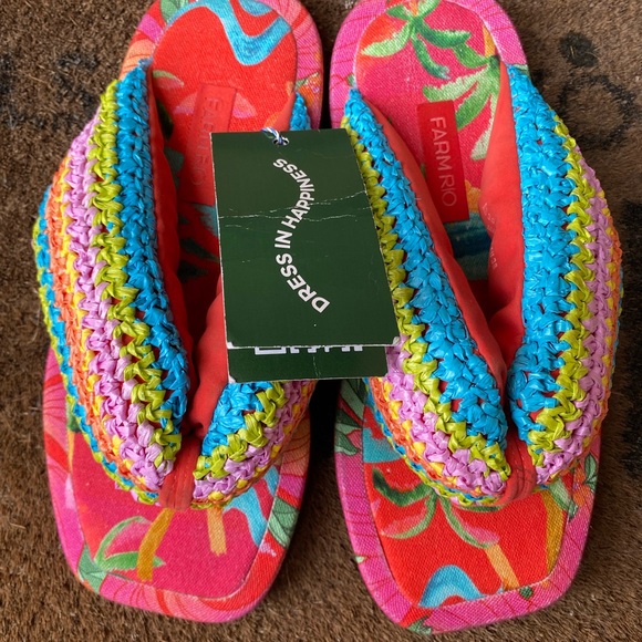 FARM Rio NWT Multicolor Toucans Puffy Flip Flops Crochet Sandals Women’s Sz US 7 - Picture 5 of 10